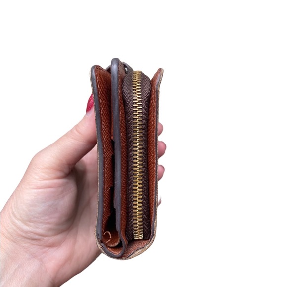 Louis Vuitton Signature LV Wallet 2000 - Picture 8 of 13